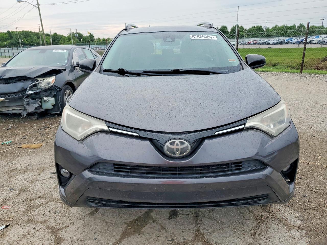 2017 Toyota Rav4 - Image 5