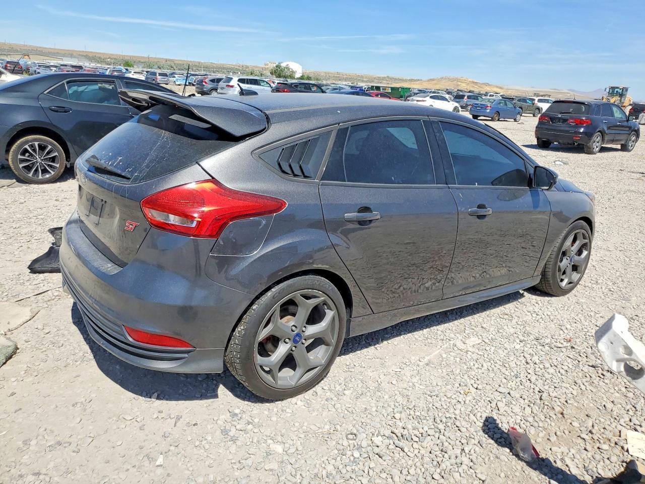 2016 Ford Focus St - Фото 3