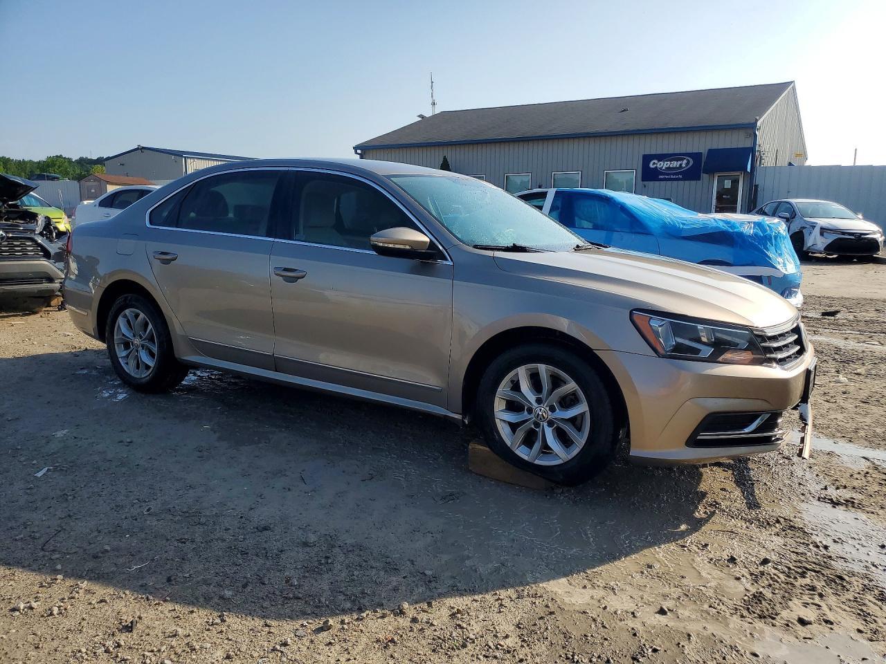 2017 Volkswagen Passat S - Image 4