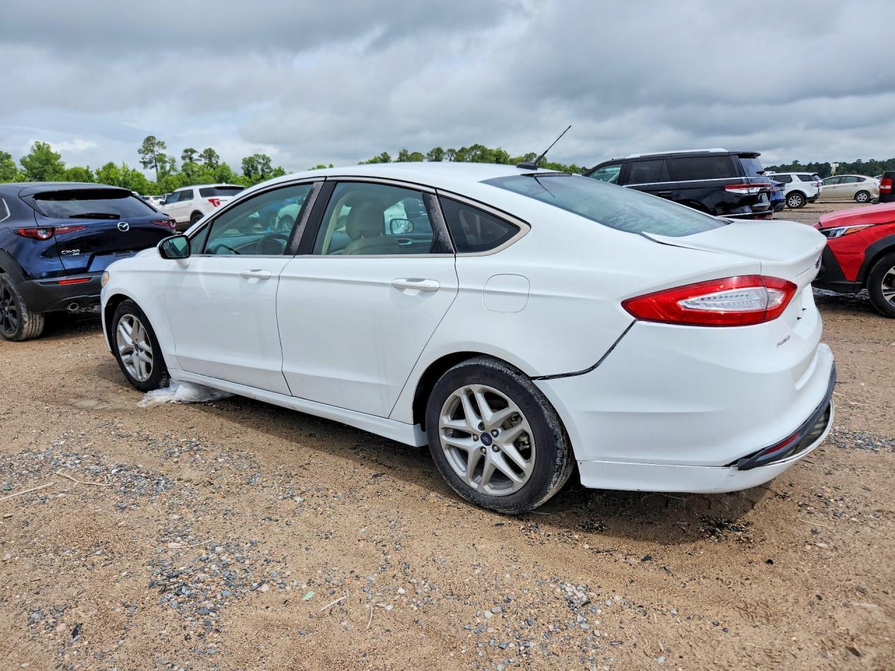 2016 Ford Fusion Se - Фото 2