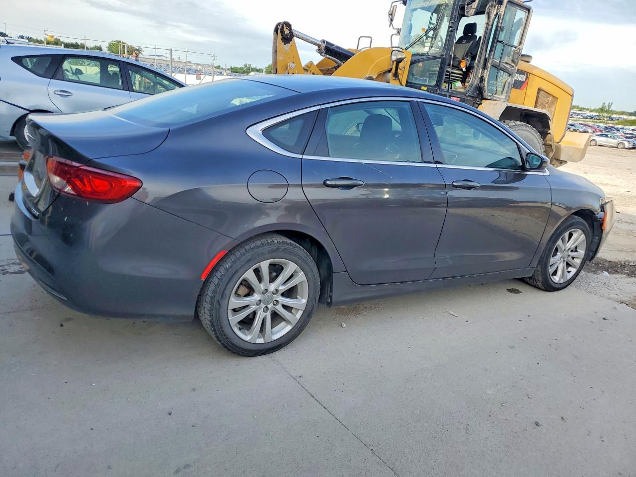 2017 Chrysler 200 Limited - Фото 3