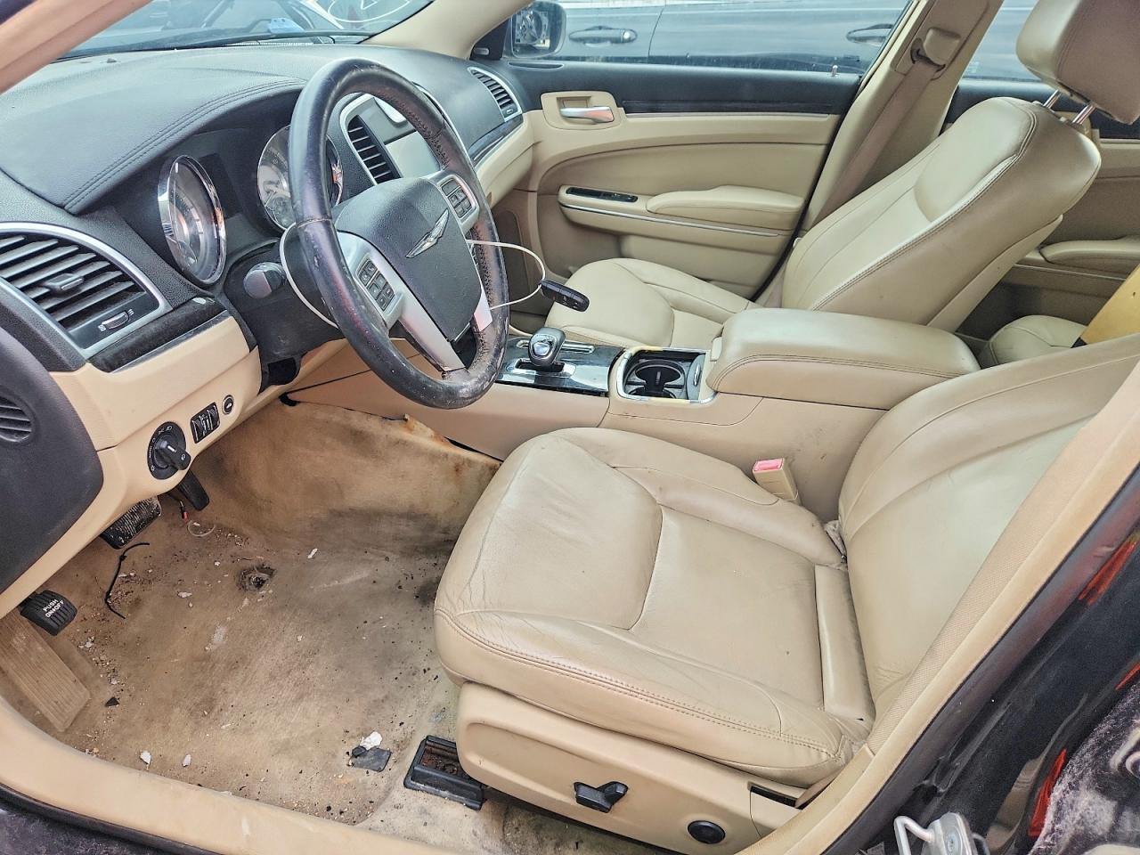 2012 Chrysler 300 Limited - Image 7