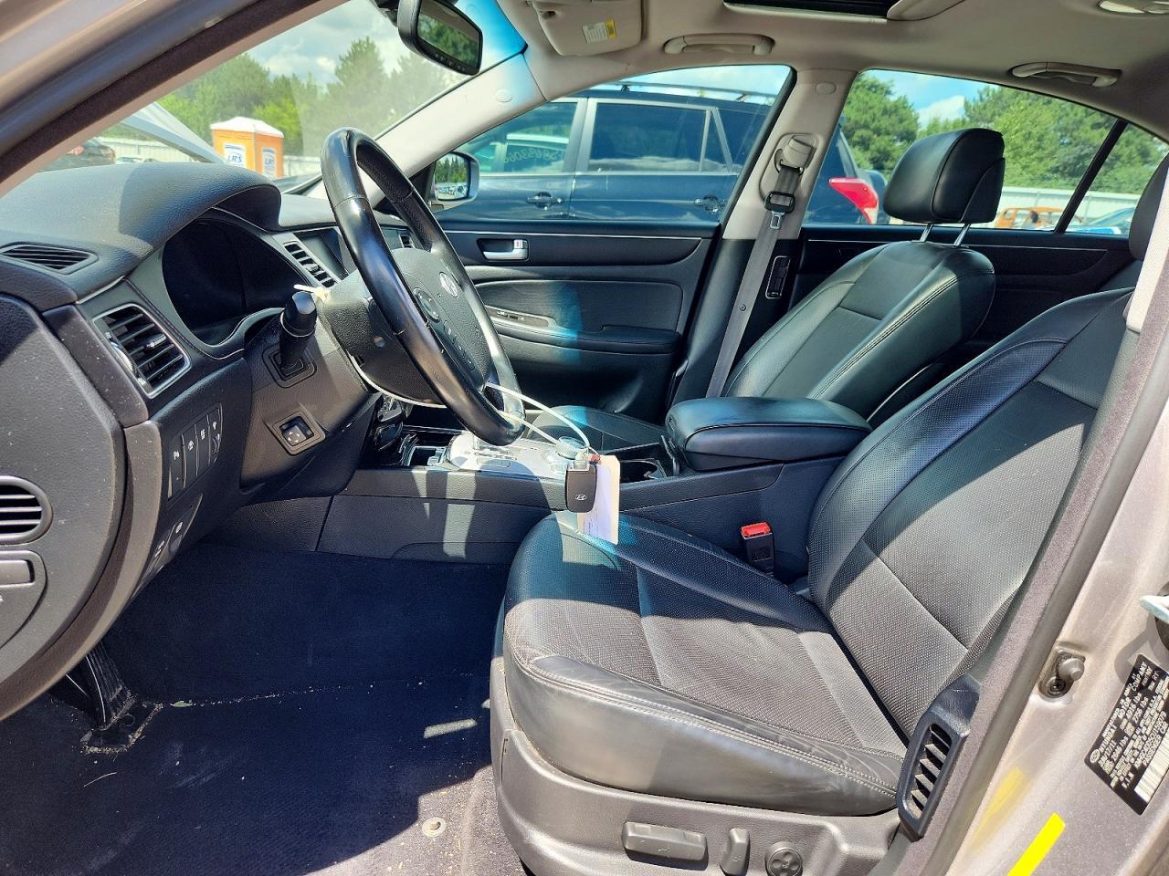 2012 Hyundai Genesis 3.8L - Фото 7