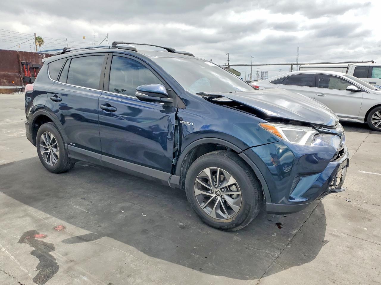 2018 Toyota Rav4 Hybrid Le - Фото 4