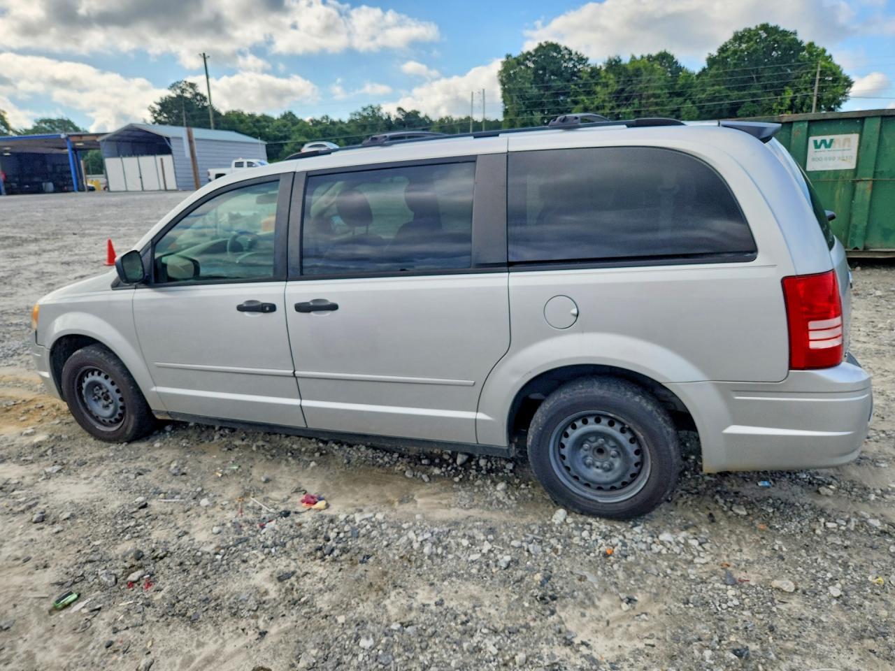 2008 Chrysler Town & Country Lx - Фото 2