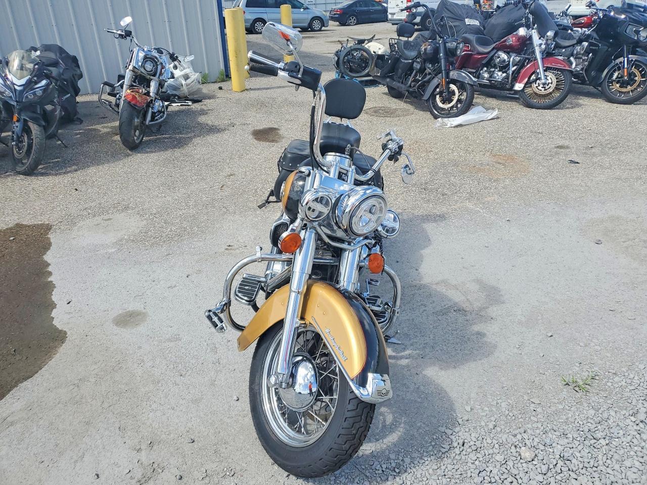 2017 Harley-Davidson Flstc Heritage Softail Classic - Фото 2