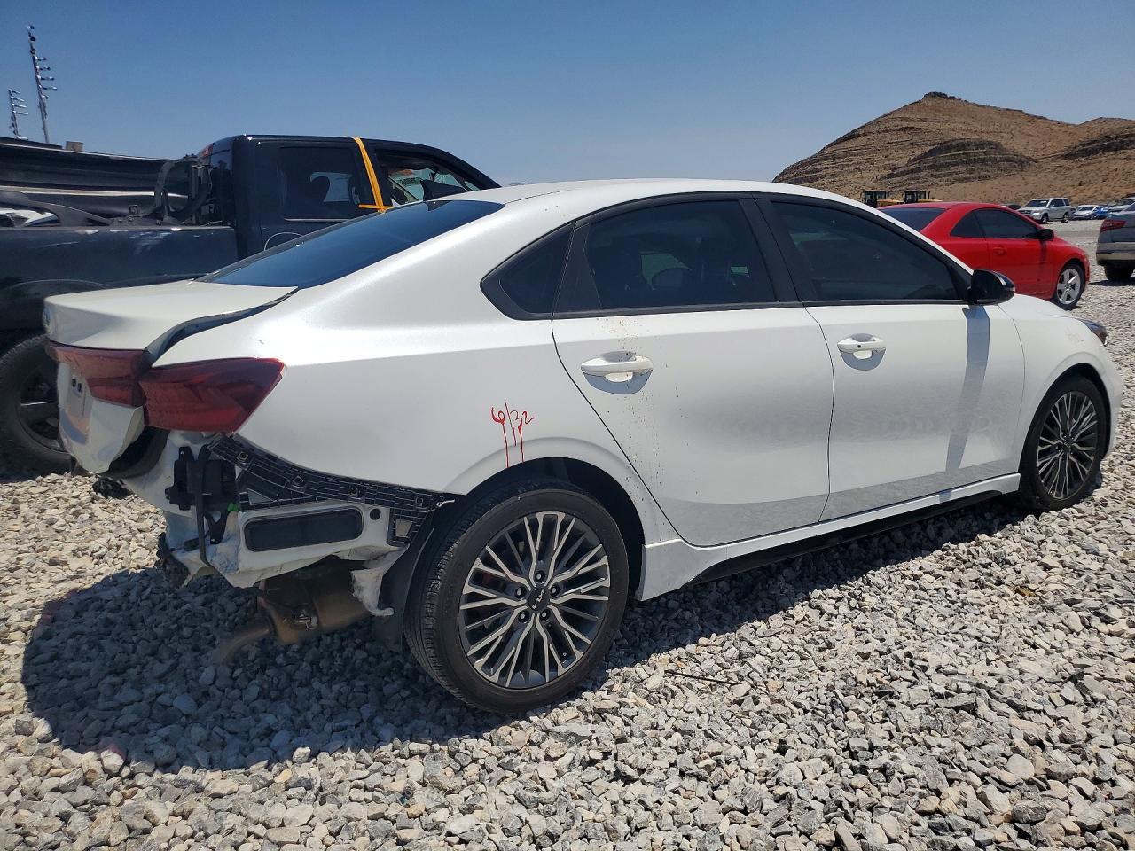 2024 Kia Forte Gt Line - Фото 3