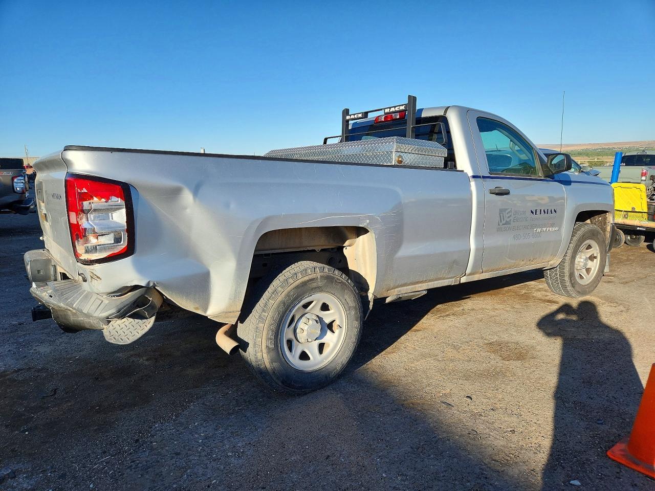 2017 Chevrolet Silverado C1500 - Фото 3