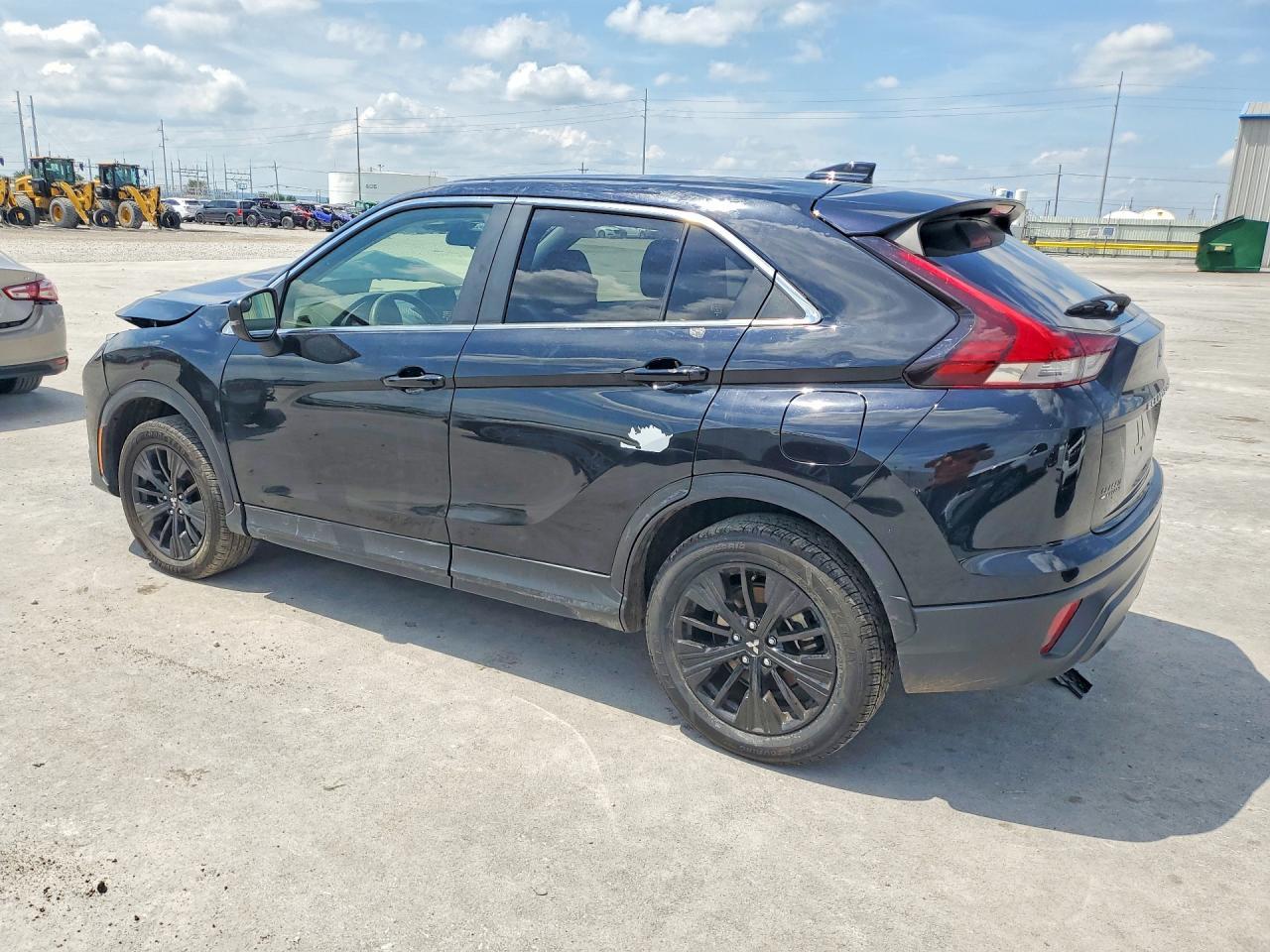 2022 Mitsubishi Eclipse Cross Le - Фото 2
