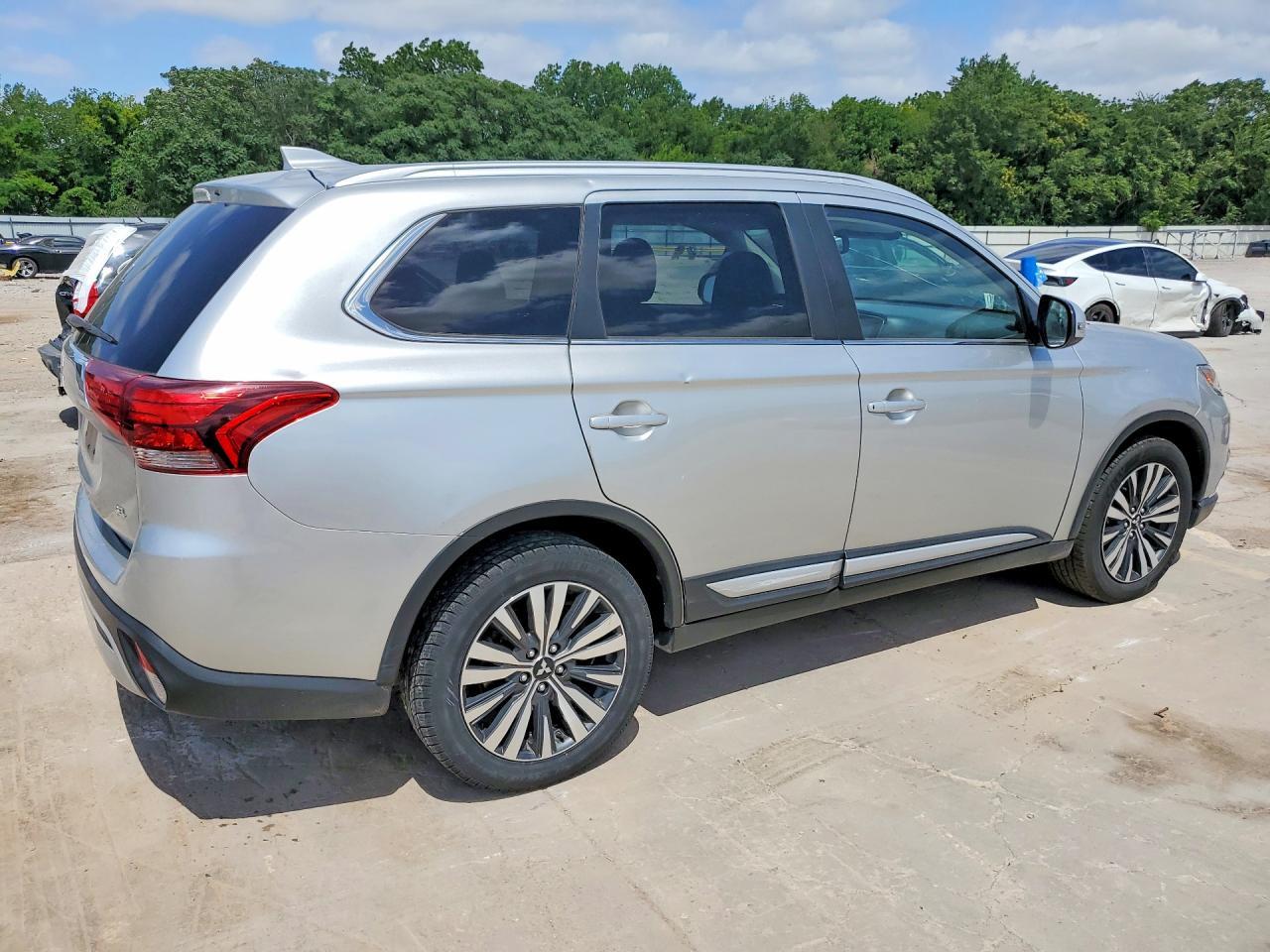 2020 Mitsubishi Outlander Se - Image 3