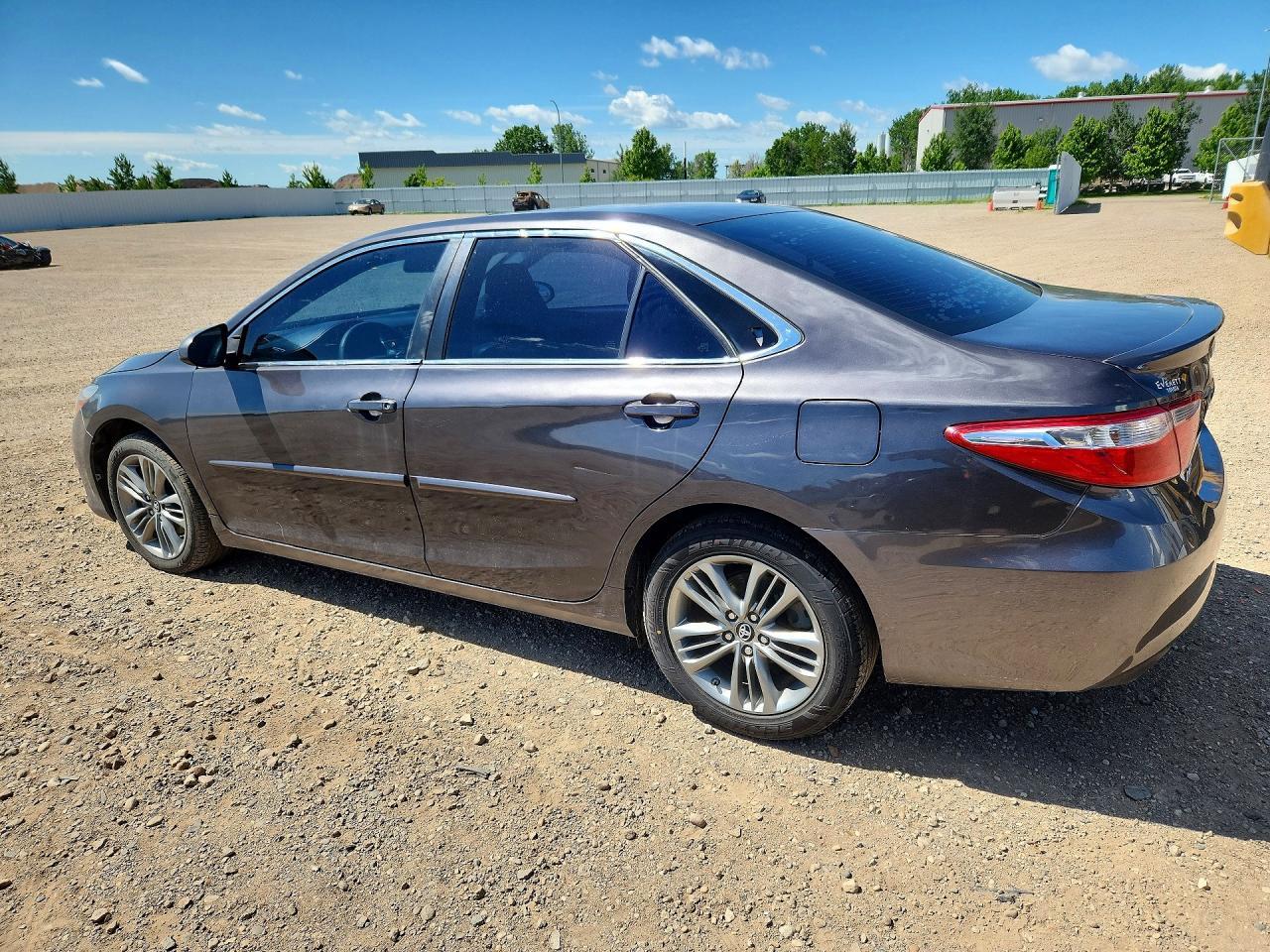 2017 Toyota Camry Se - Фото 2