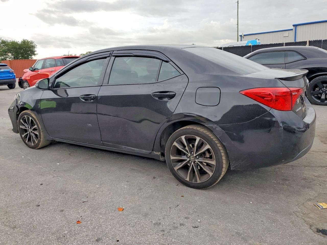 2017 Toyota Corolla Se - Фото 2