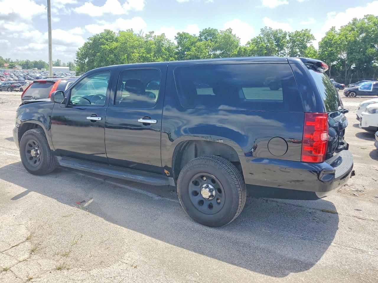 2011 Chevrolet Suburban - Image 2