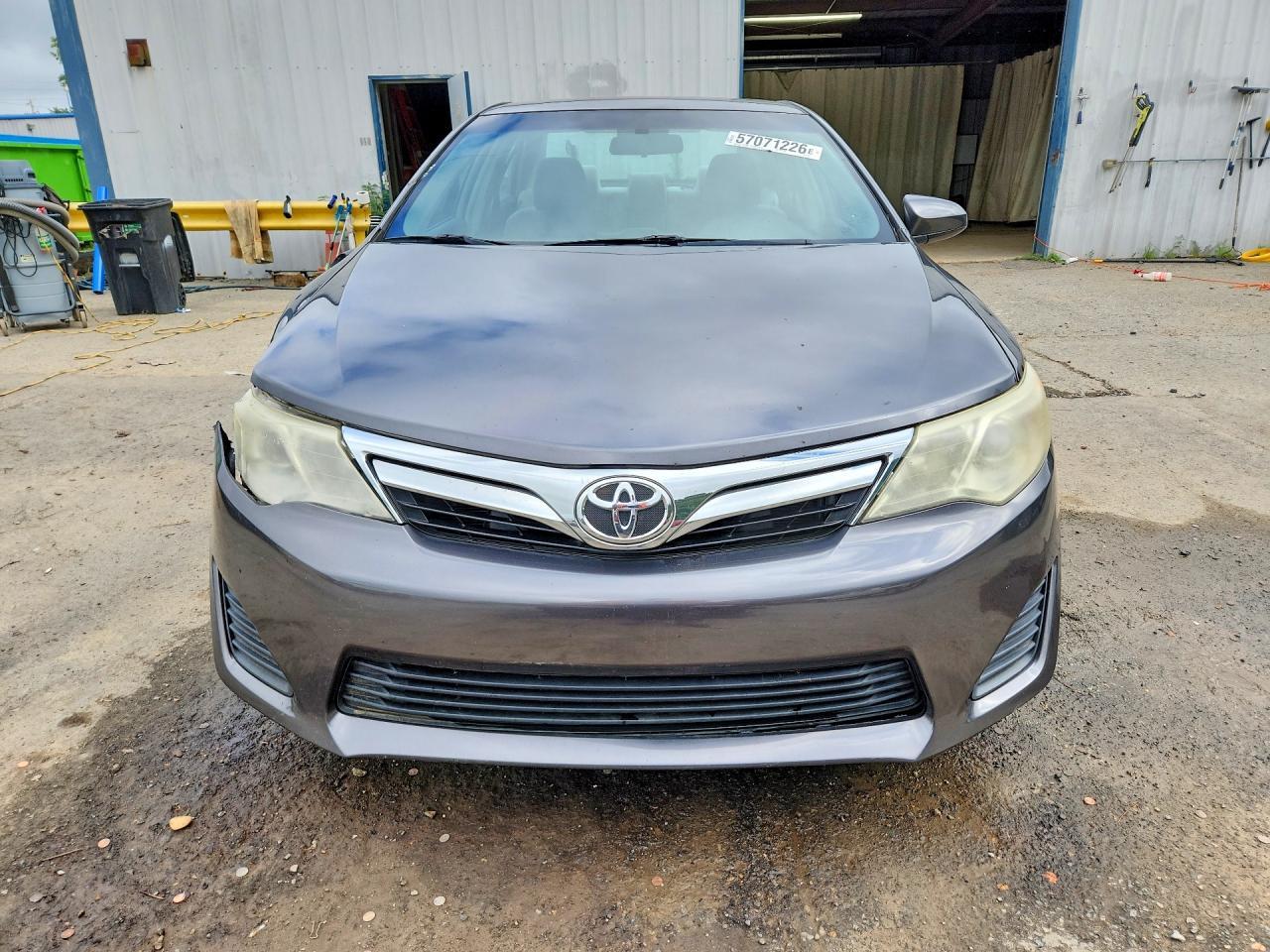 2013 Toyota Camry Le - Фото 5