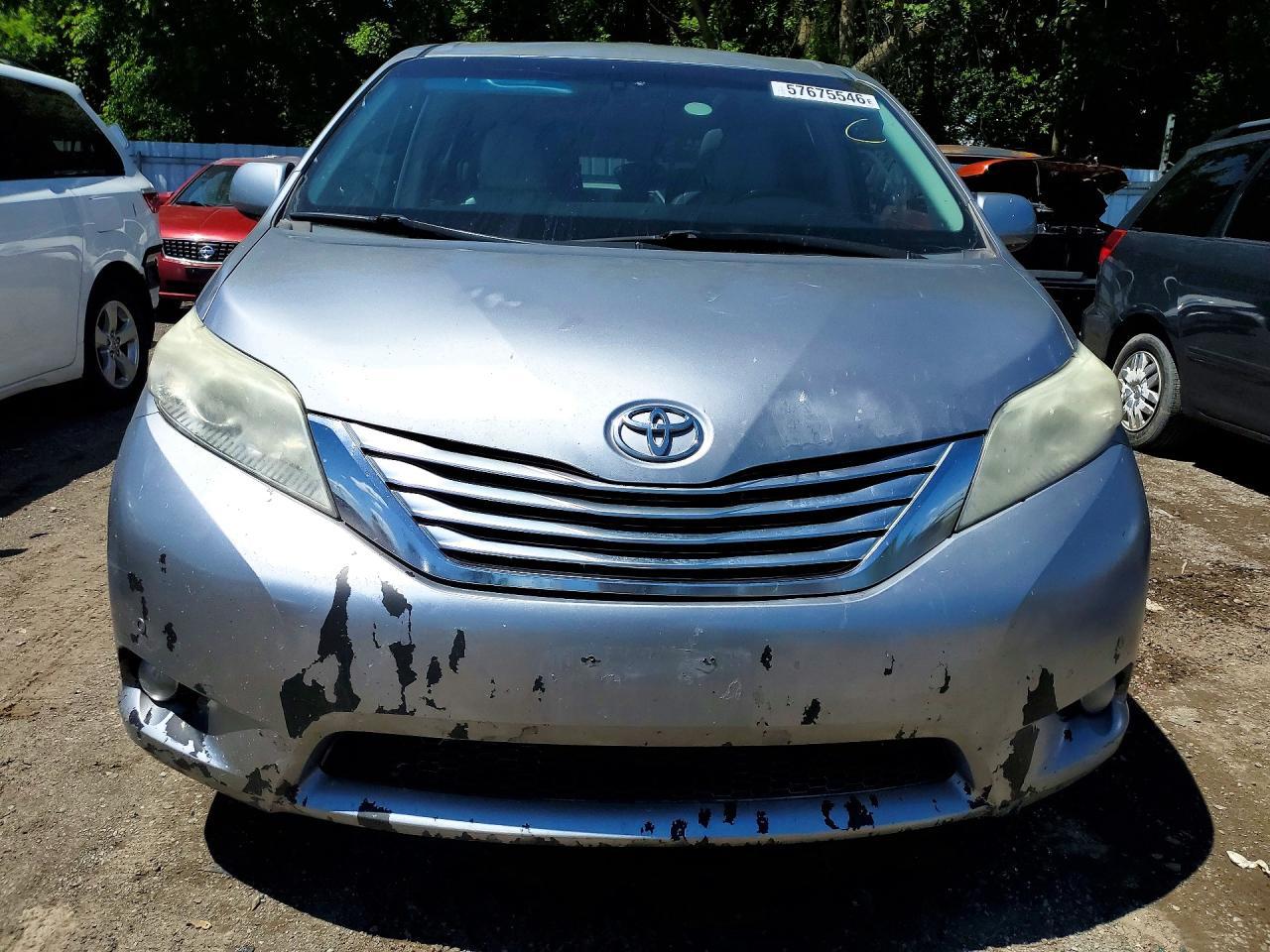 2011 Toyota Sienna Xle 7-Passenger - Image 5