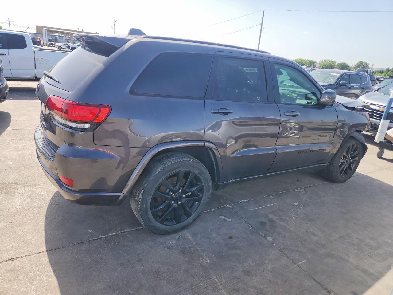 2020 Jeep Grand Cherokee Laredo - Image 3