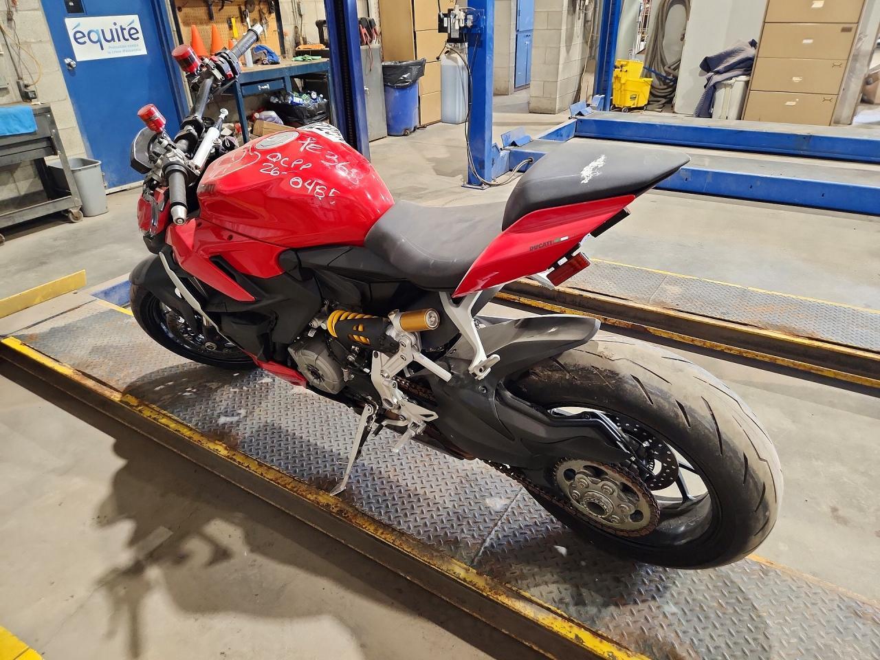2022 Ducati Streetfighter V2 - Фото 2