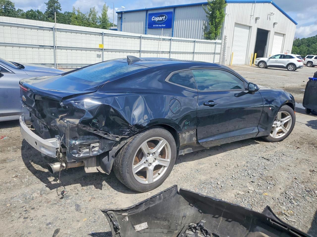 2018 Chevrolet Camaro Lt - Image 3