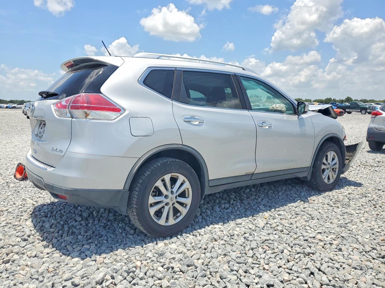 2016 Nissan Rogue Sv - Image 3