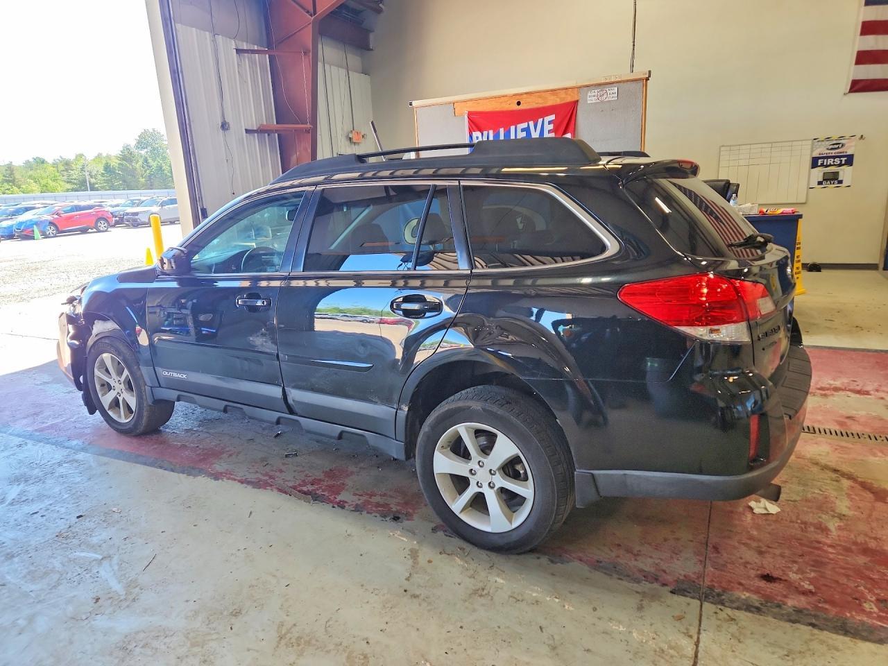 2013 Subaru Outback 2.5I Premium - Image 2