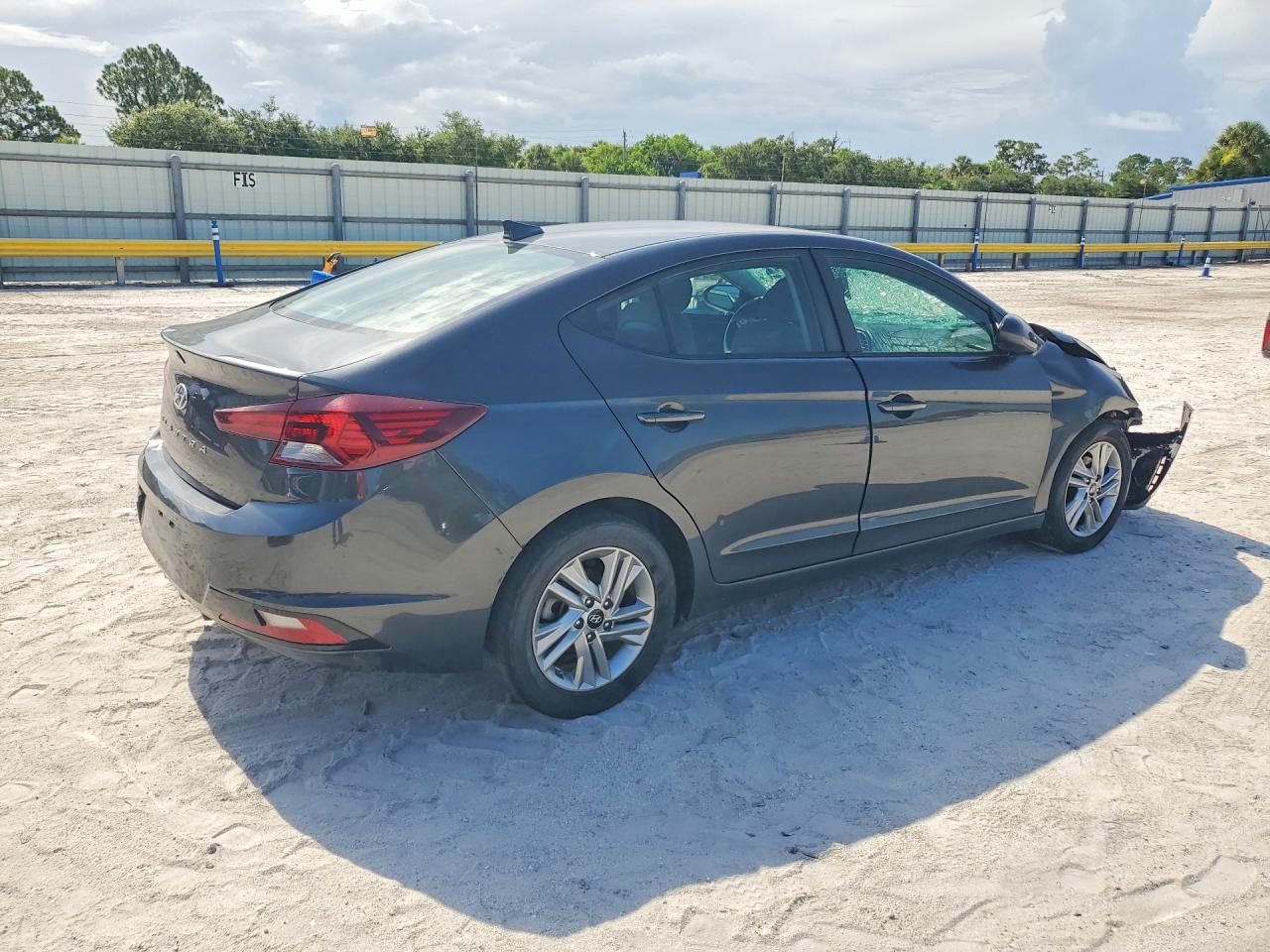 2020 Hyundai Elantra Sel - Фото 3