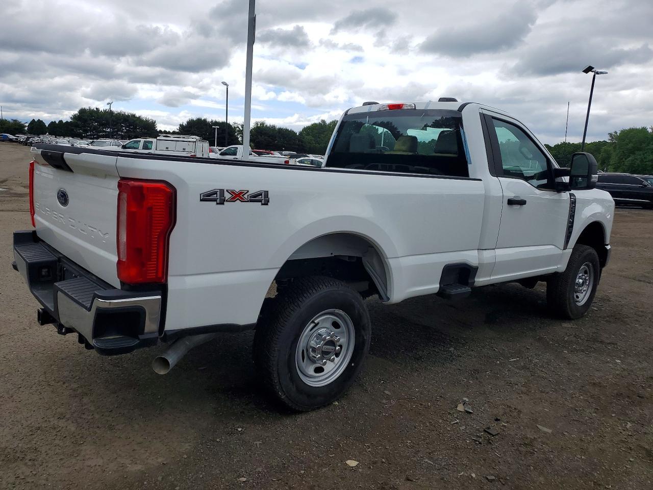 2023 Ford F250 Super Duty - Фото 3