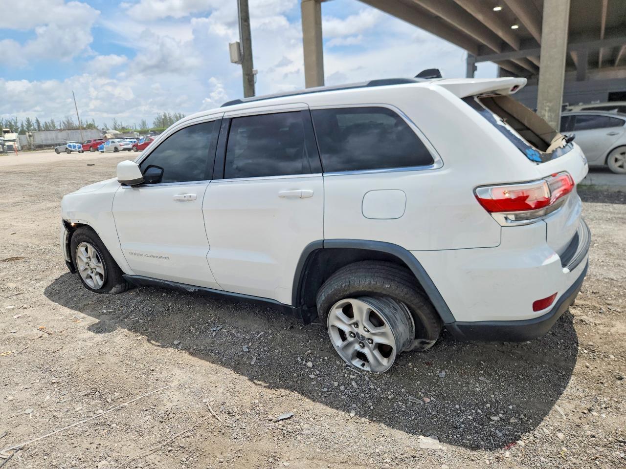 2014 Jeep Grand Cherokee Laredo - Фото 2