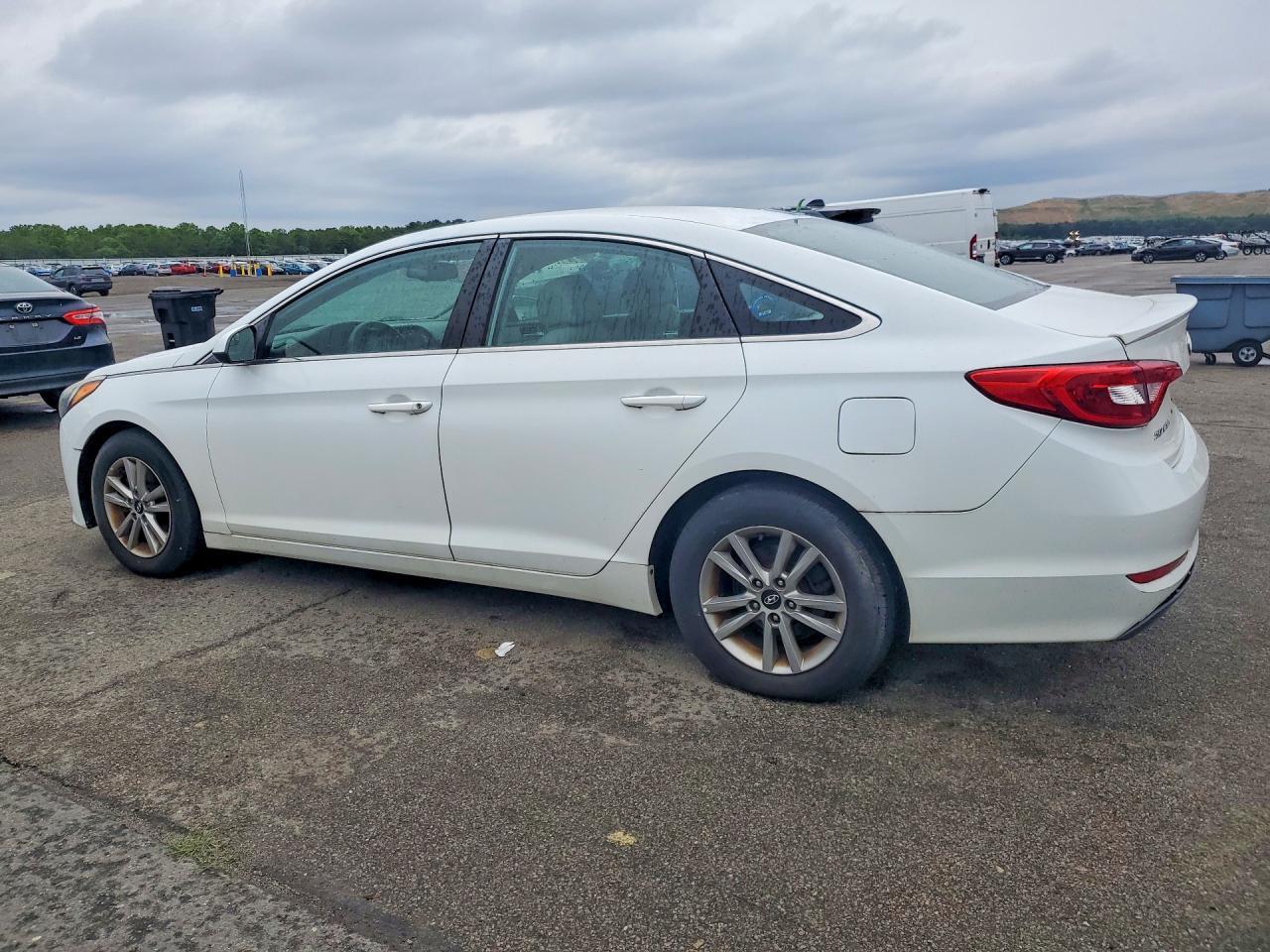 2016 Hyundai Sonata Se - Фото 2
