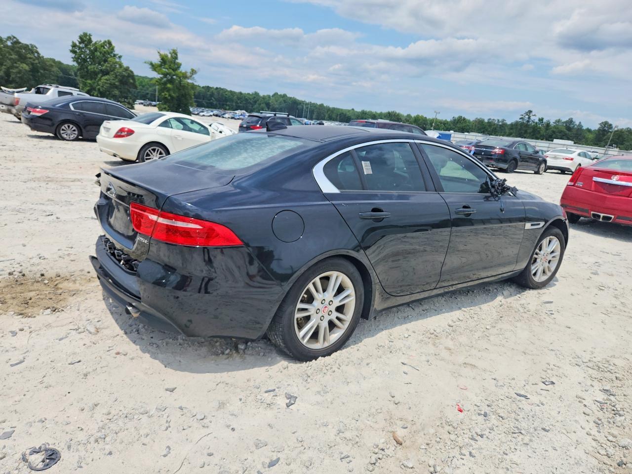 2018 Jaguar Xe Premium - Image 3