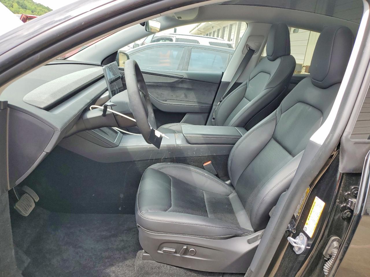 2026 Tesla Model Y - Image 7
