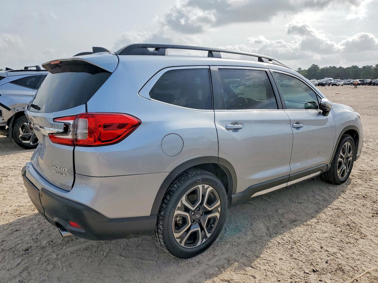 2023 Subaru Ascent Touring - Фото 3