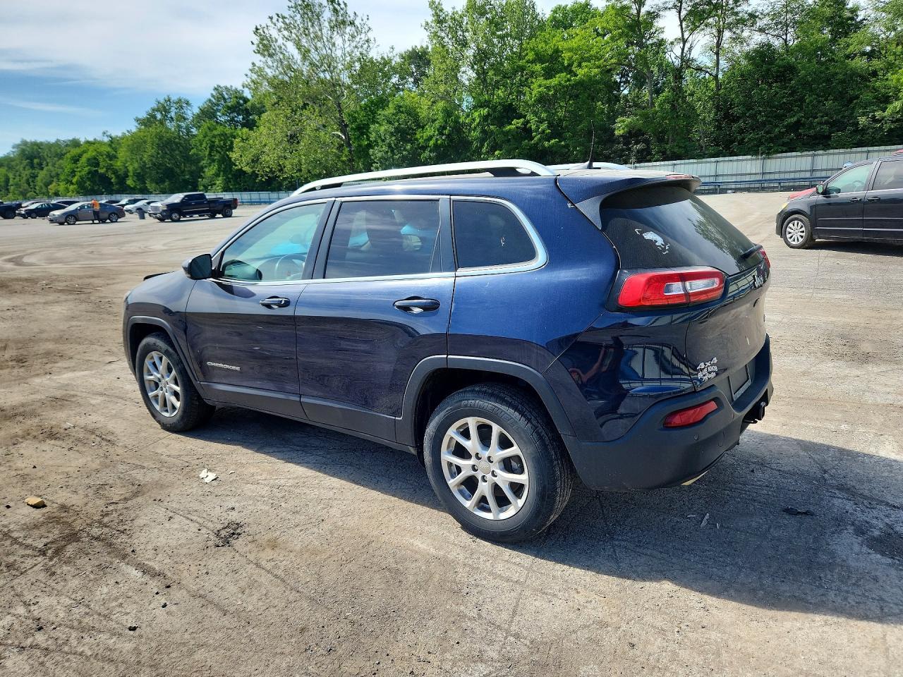2016 Jeep Cherokee Latitude - Фото 2