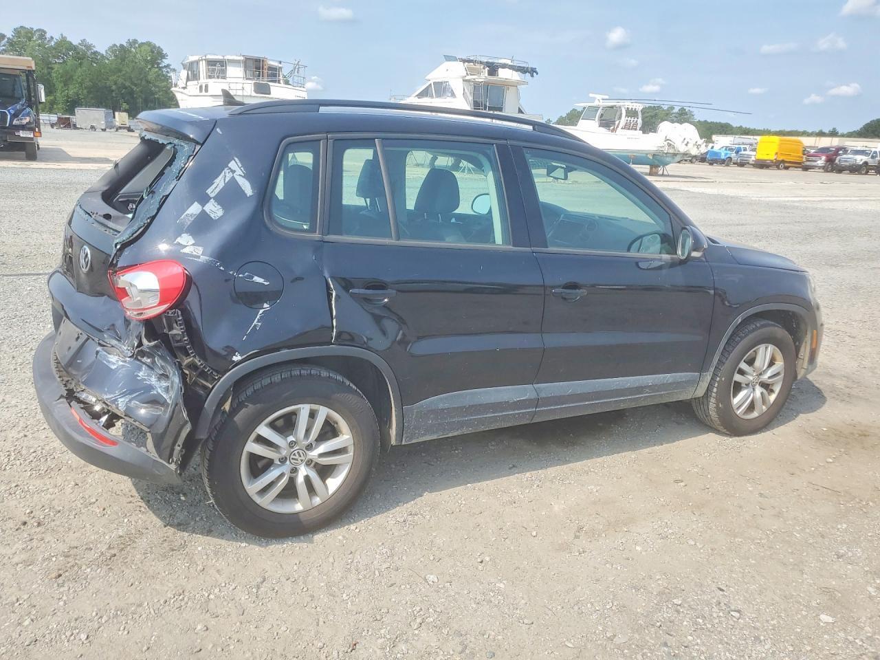 2017 Volkswagen Tiguan S - Image 3