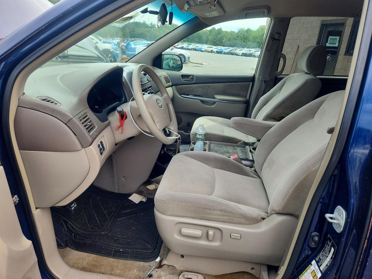 2007 Toyota Sienna Le 8-Passenger - Фото 7