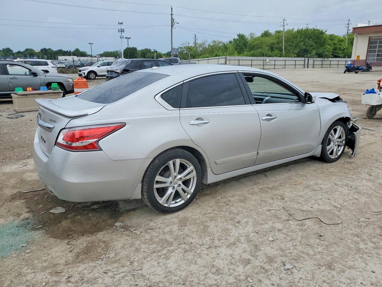 2015 Nissan Altima 3.5 Sl - Image 3