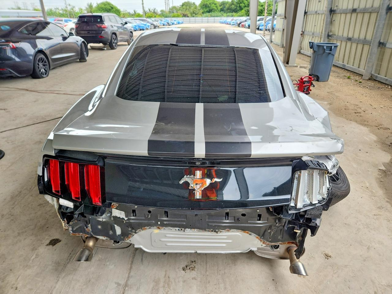 2017 Ford Mustang - Фото 6