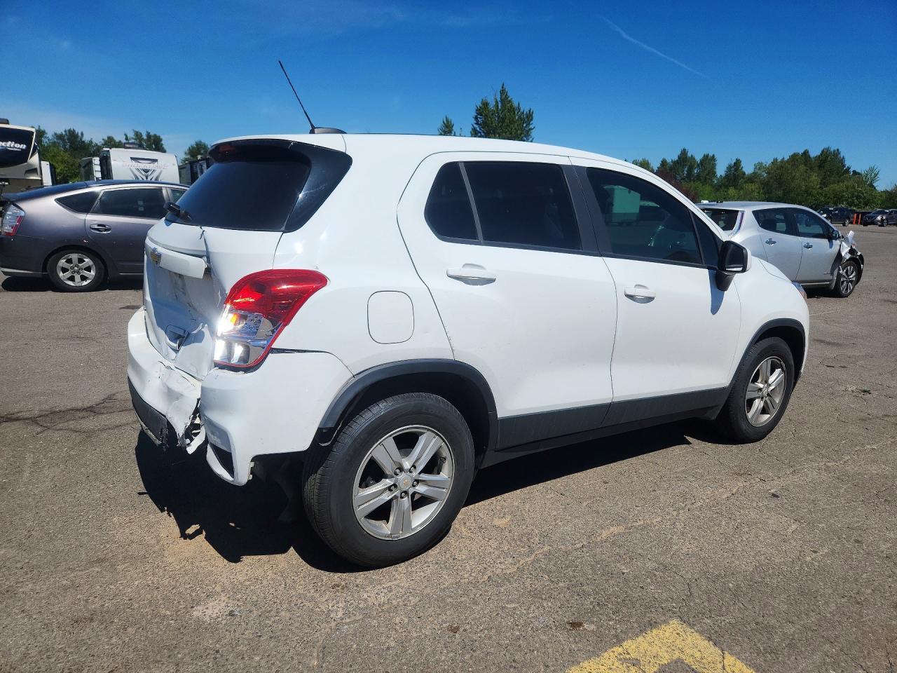 2022 Chevrolet Trax Ls - Фото 3