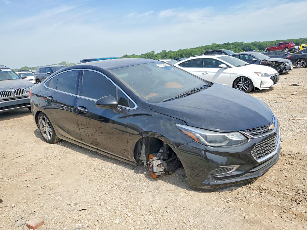 2017 Chevrolet Cruze Premier - Image 4