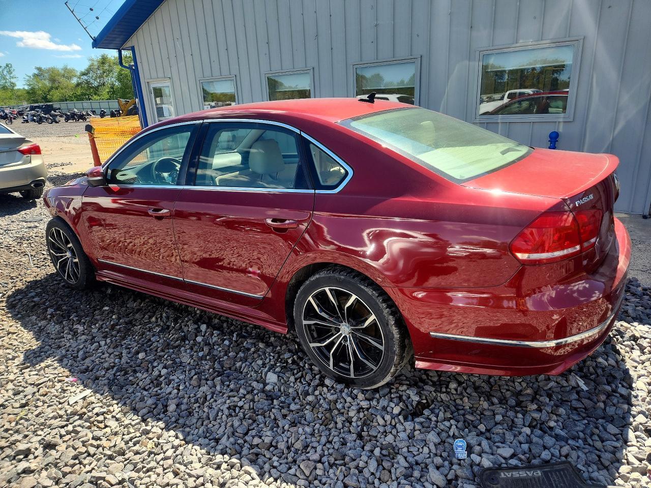 2015 Volkswagen Passat Se - Image 2