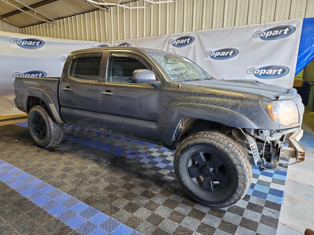 2011 Toyota Tacoma Double Cab - Image 4