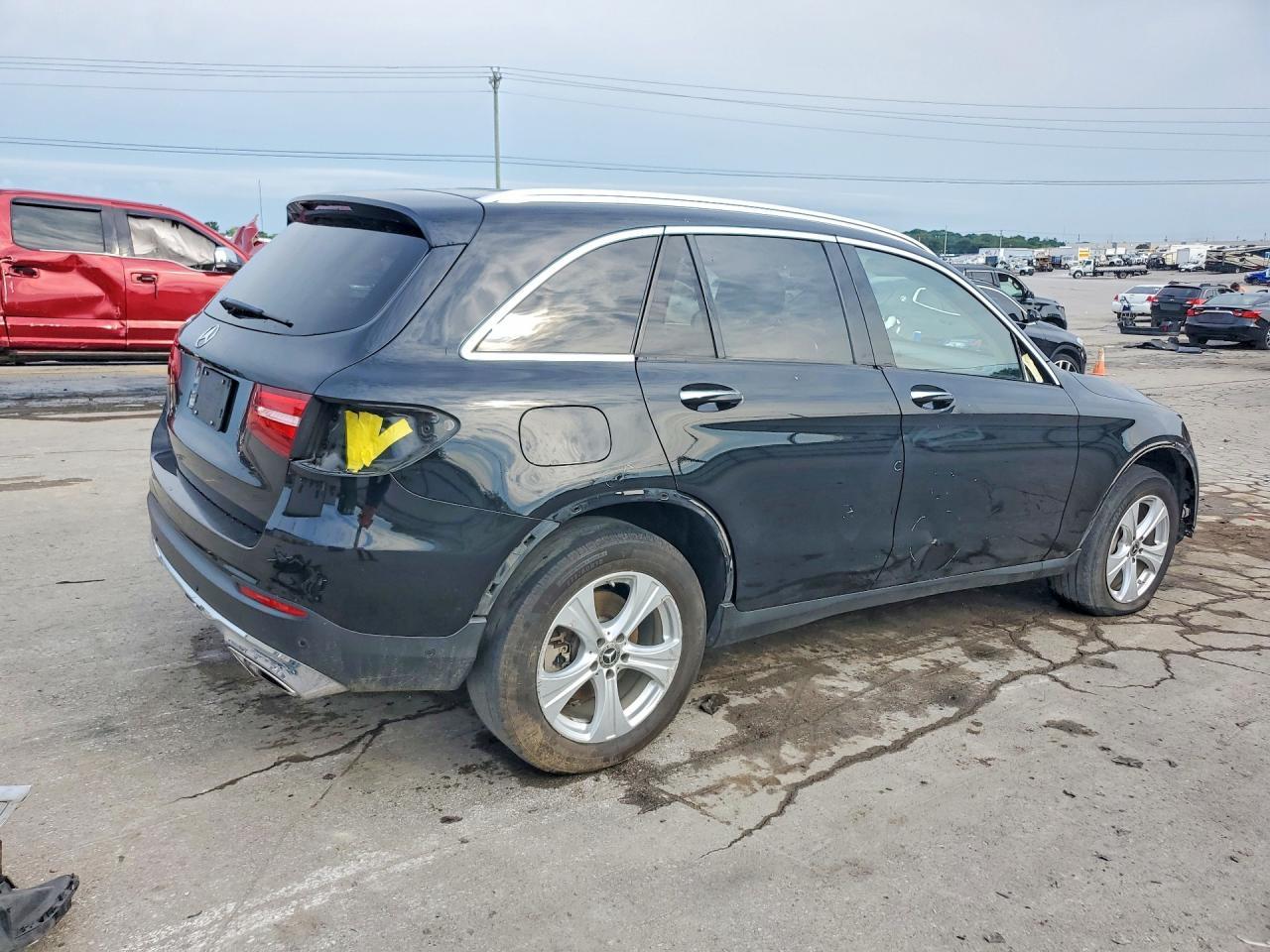 2018 Mercedes-Benz Glc 300 - Image 3
