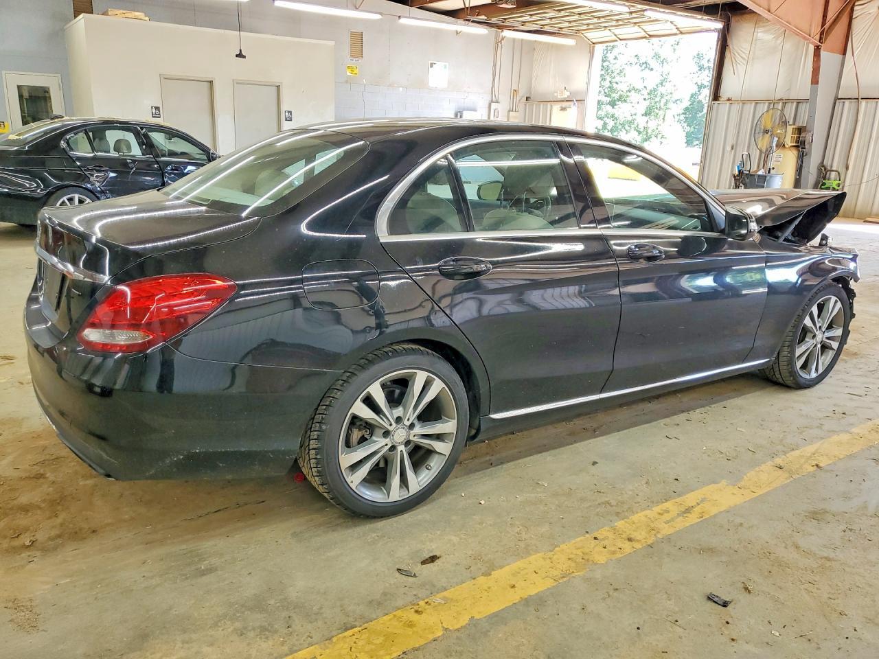 2015 Mercedes-Benz C 300 - Фото 3