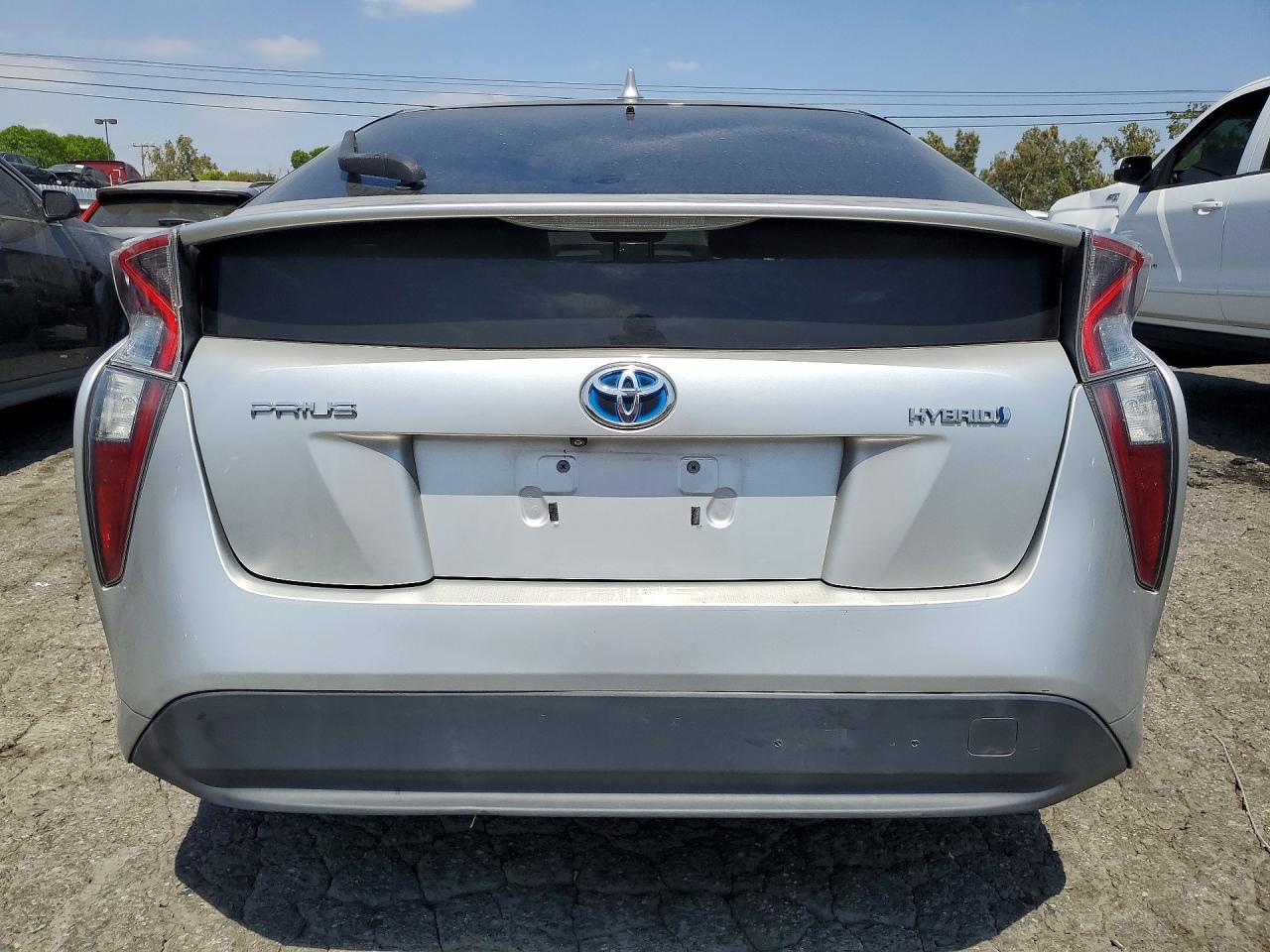 2017 Toyota Prius Two - Фото 6