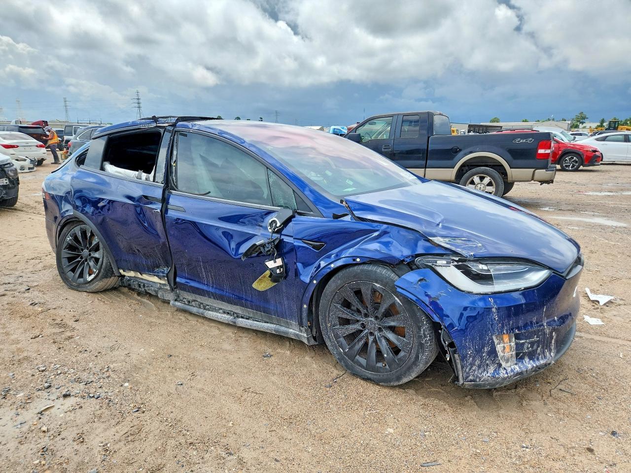 2017 Tesla Model X - Фото 4