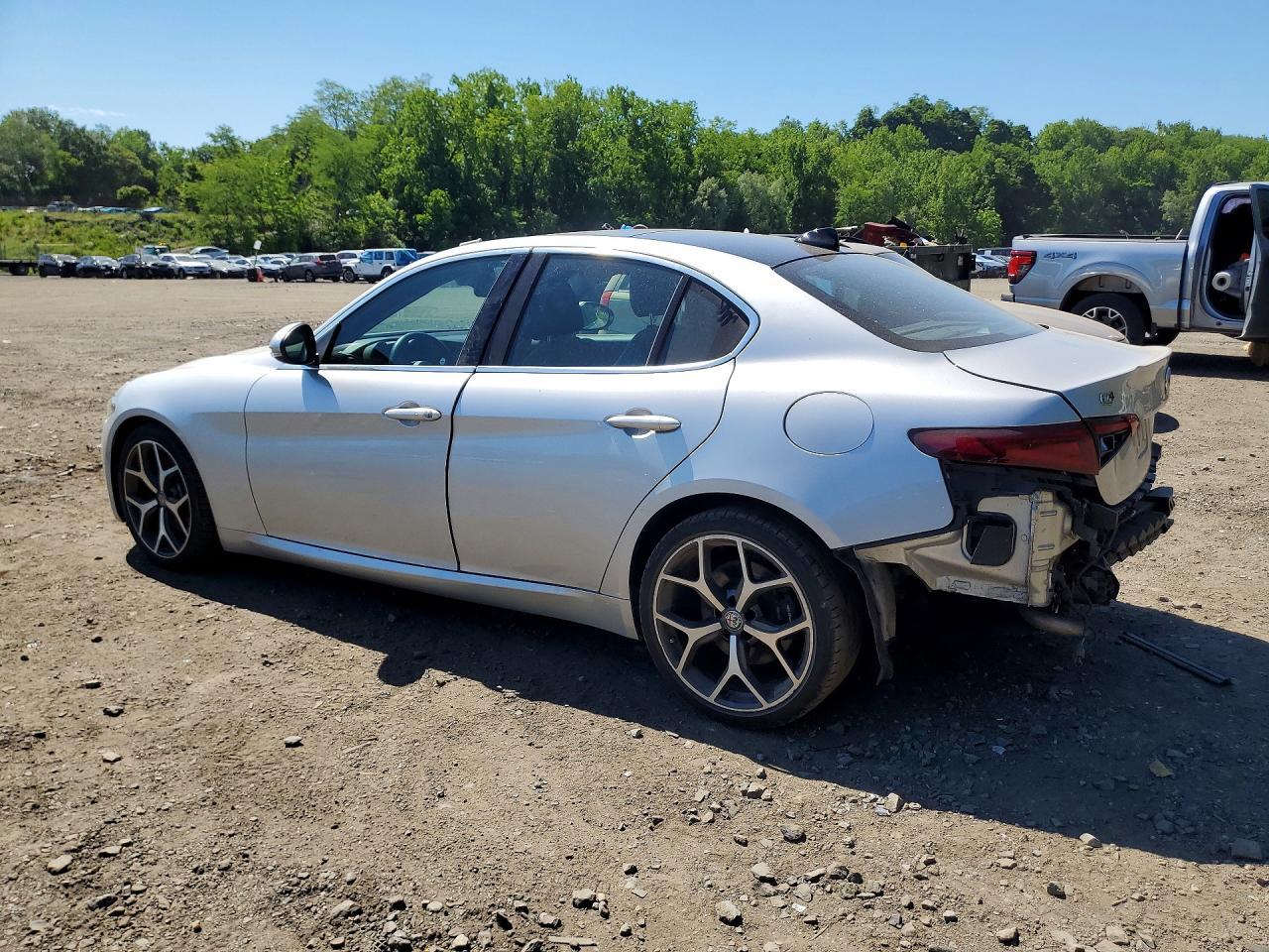 2019 Alfa Romeo Giulia - Фото 2