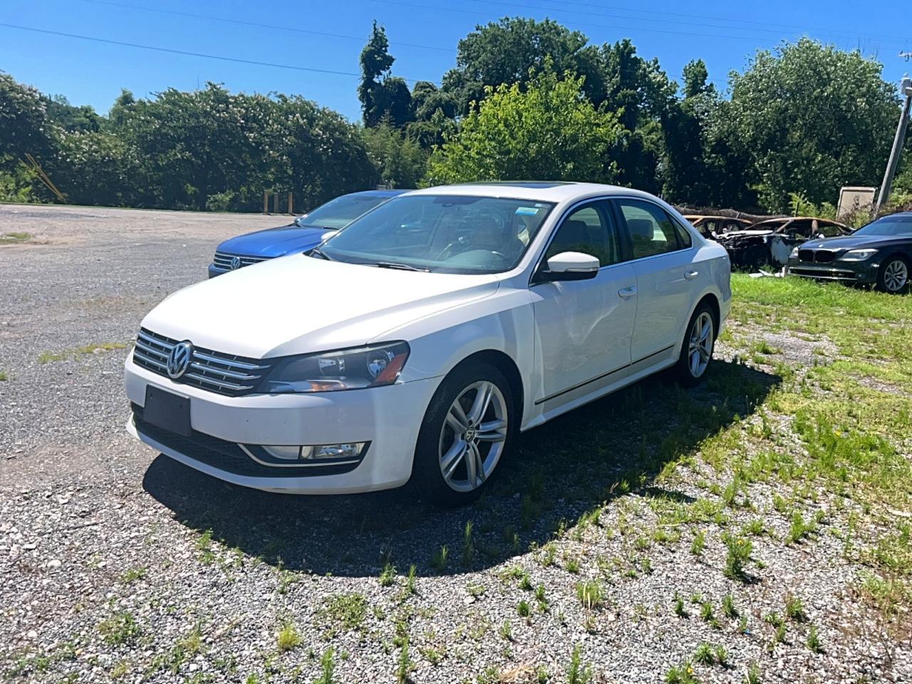 2015 Volkswagen Passat Sel - Фото 2