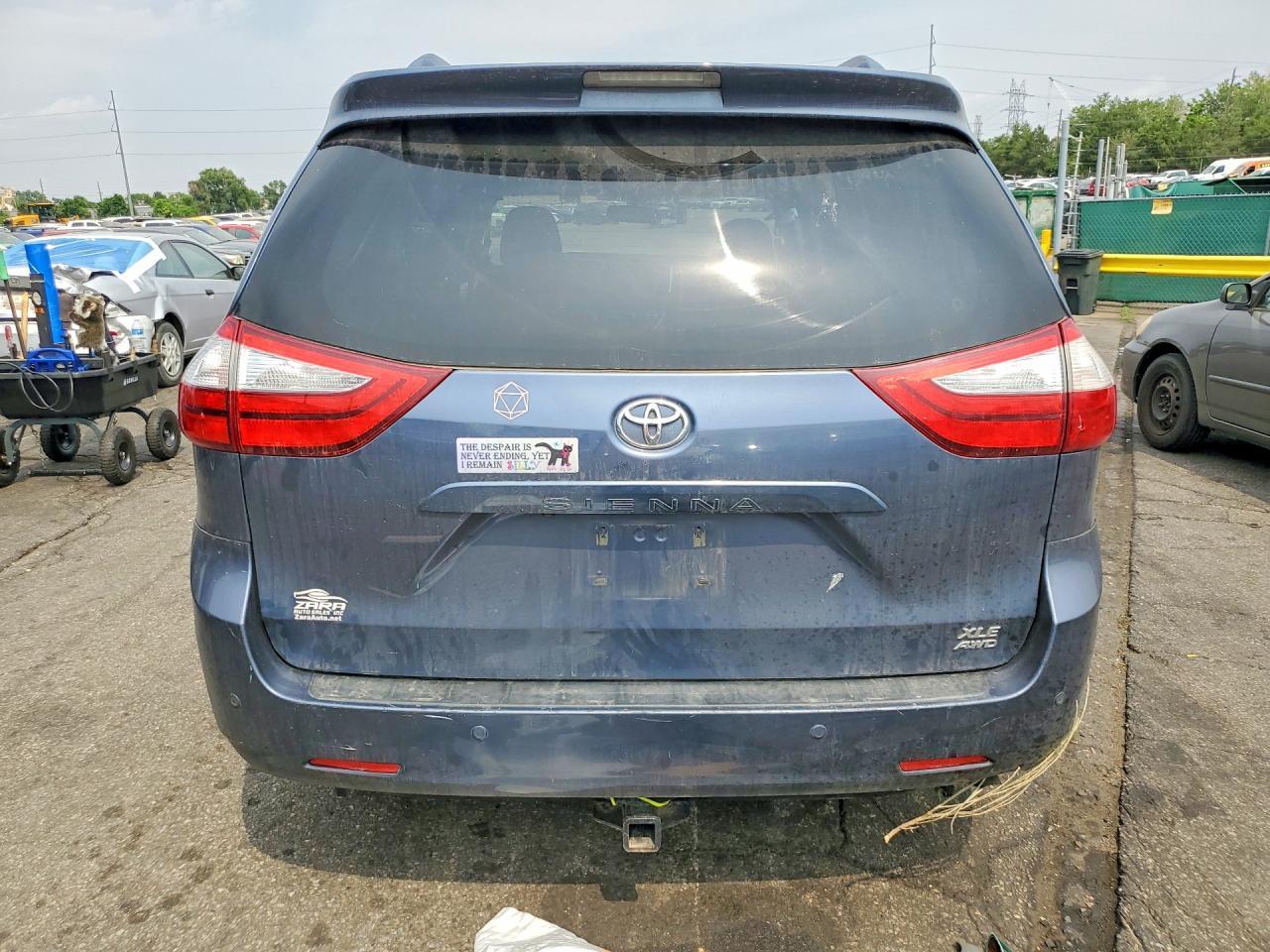 2016 Toyota Sienna Xle Premium 7-Passenger - Фото 6
