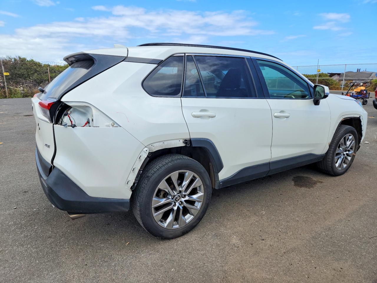 2021 Toyota Rav4 Xle Premium - Image 3