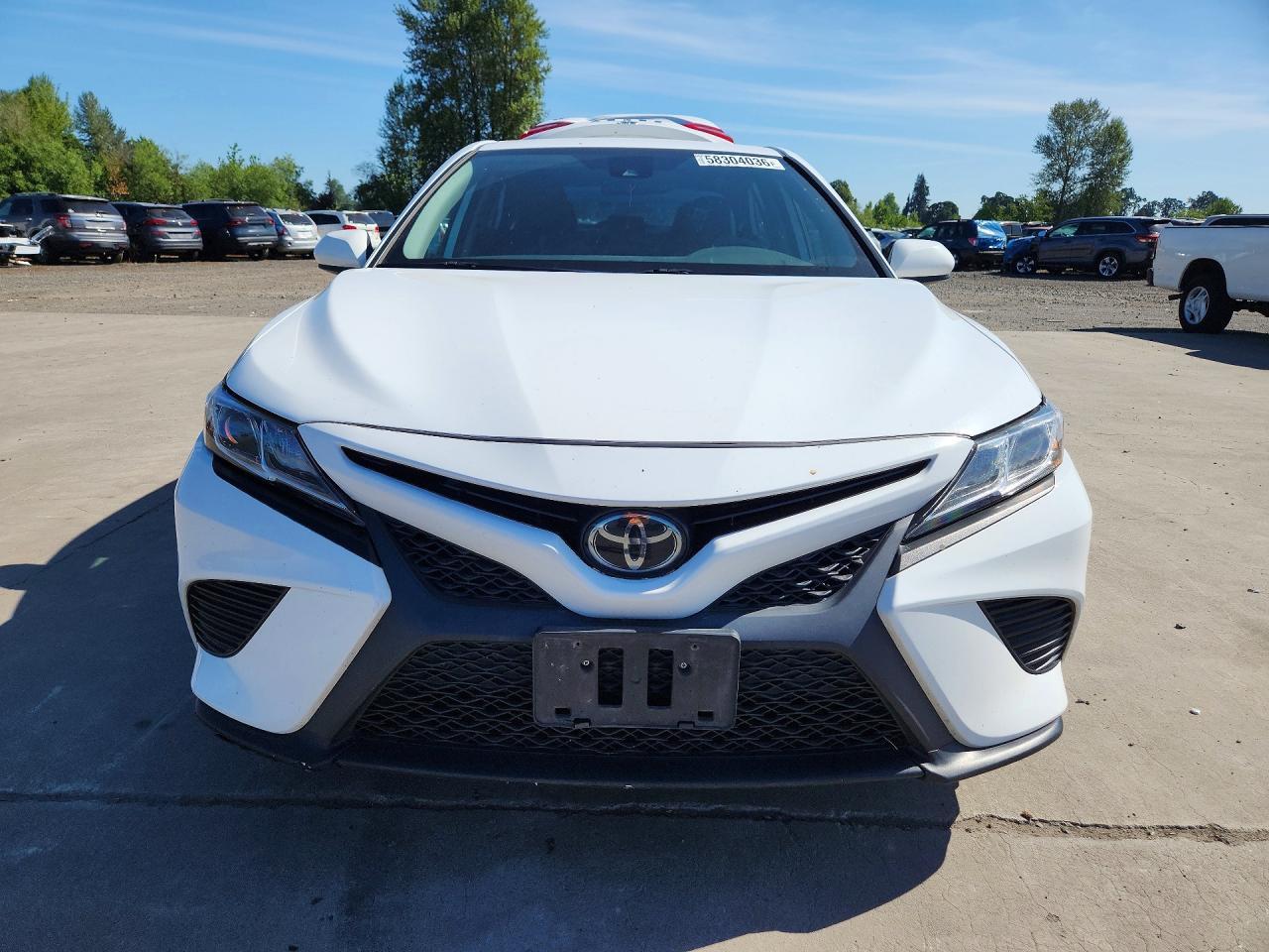 2019 Toyota Camry Se - Фото 5