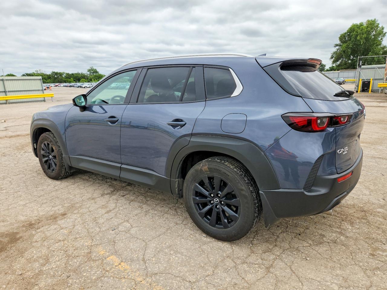 2025 Mazda Cx-50 Premium - Image 2